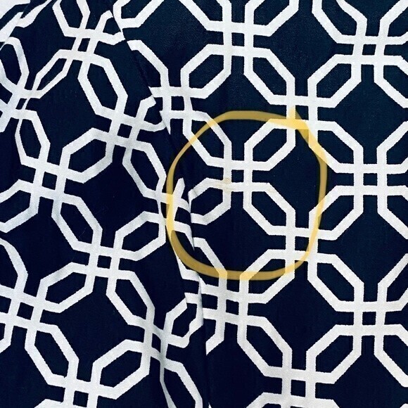 Madison Leigh Women’s Dress, Size 10,‎ Black and White Pattern w/tiny stain* - Picture 7 of 7